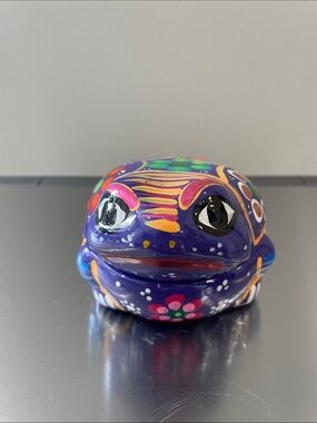 Hand-Painted Purple Ceramic Frog Figurine - Decorative Home Accent